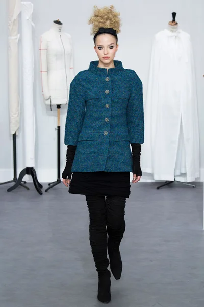 Look 3